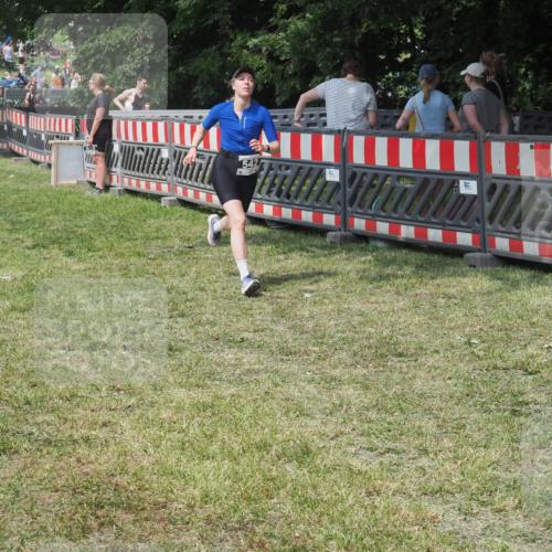 15.06.2025 - 27. Vierlanden-Triathlon KatJ http://msf.ph/oto/8039447 15.06.2025 11:36:00 Schwimmen  meine-sportfotos.de