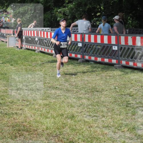 15.06.2025 - 27. Vierlanden-Triathlon KatJ http://msf.ph/oto/8039452 15.06.2025 11:36:00 Schwimmen  meine-sportfotos.de