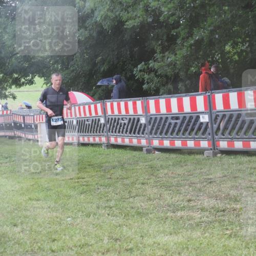 21.06.2025 - 27. Vierlanden-Triathlon KatJ http://msf.ph/oto/8039463 15.06.2025 14:23:14 Ziel 1273, 1275 meine-sportfotos.de