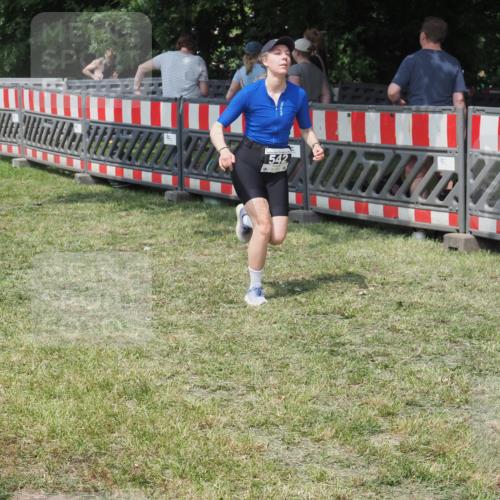 15.06.2025 - 27. Vierlanden-Triathlon KatJ http://msf.ph/oto/8039479 15.06.2025 11:36:01 Schwimmen  meine-sportfotos.de