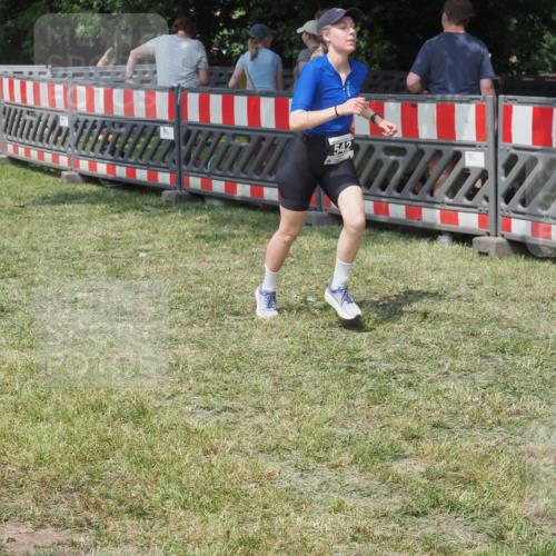 15.06.2025 - 27. Vierlanden-Triathlon KatJ http://msf.ph/oto/8039484 15.06.2025 11:36:01 Schwimmen  meine-sportfotos.de
