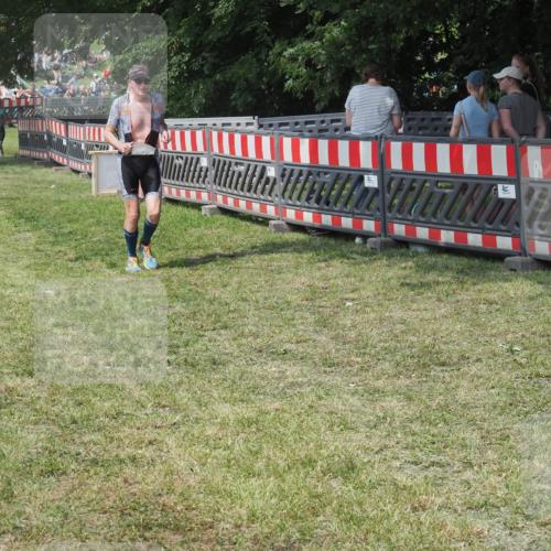 15.06.2025 - 27. Vierlanden-Triathlon KatJ http://msf.ph/oto/8039488 15.06.2025 11:36:08 Schwimmen  meine-sportfotos.de