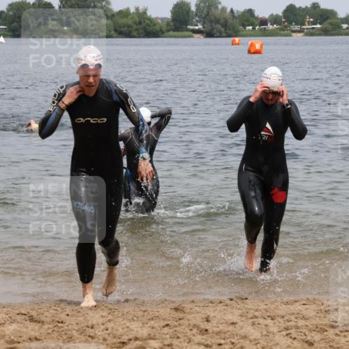 21.06.2025 - 27. Vierlanden-Triathlon Lena Gebhardt http://msf.ph/oto/8039489 15.06.2025 12:35:26 Schwimmen 1093, 1094, 1095, 1096 meine-sportfotos.de