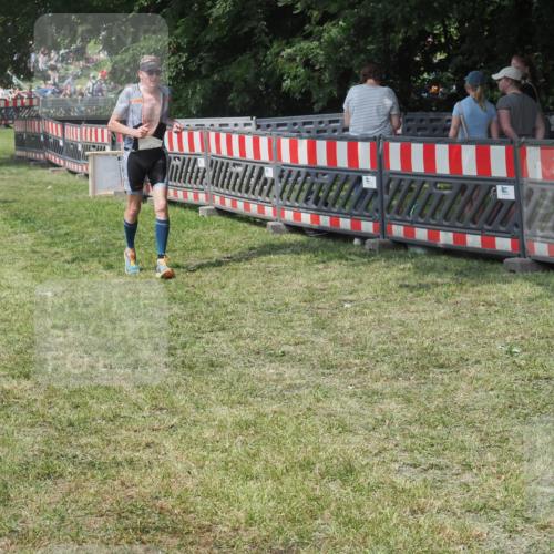 15.06.2025 - 27. Vierlanden-Triathlon KatJ http://msf.ph/oto/8039492 15.06.2025 11:36:08 Schwimmen  meine-sportfotos.de