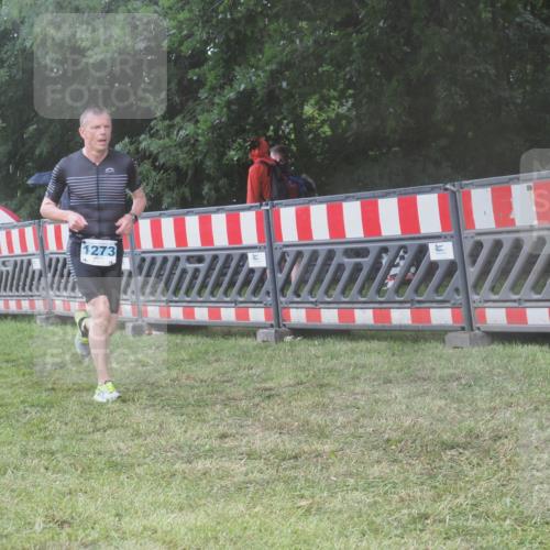 21.06.2025 - 27. Vierlanden-Triathlon KatJ http://msf.ph/oto/8039493 15.06.2025 14:23:15 Ziel 1273 meine-sportfotos.de