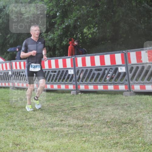 21.06.2025 - 27. Vierlanden-Triathlon KatJ http://msf.ph/oto/8039496 15.06.2025 14:23:15 Ziel 1273 meine-sportfotos.de
