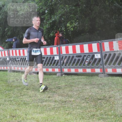 21.06.2025 - 27. Vierlanden-Triathlon KatJ http://msf.ph/oto/8039500 15.06.2025 14:23:15 Ziel 1273 meine-sportfotos.de