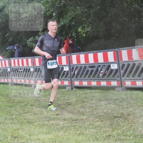 21.06.2025 - 27. Vierlanden-Triathlon KatJ http://msf.ph/oto/8039504 15.06.2025 14:23:15 Ziel 1273 meine-sportfotos.de