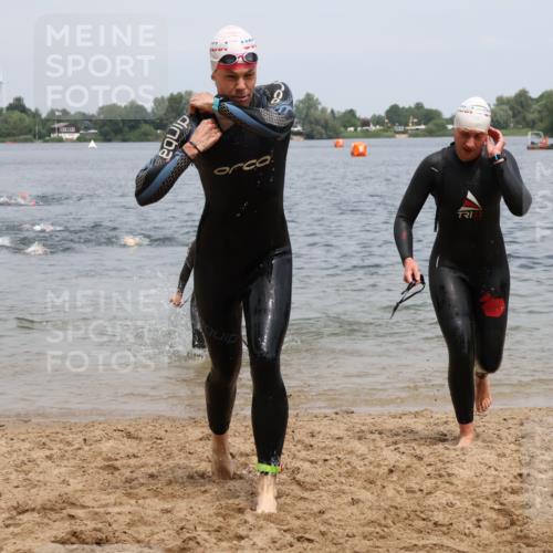 21.06.2025 - 27. Vierlanden-Triathlon Lena Gebhardt http://msf.ph/oto/8039505 15.06.2025 12:35:28 Schwimmen 1093, 1094, 1095, 1096 meine-sportfotos.de