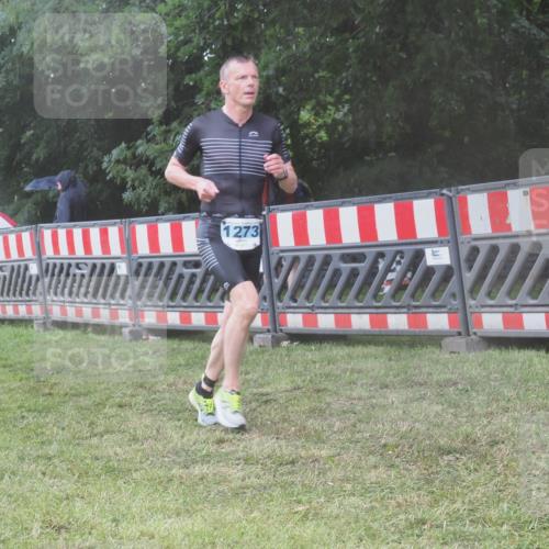 21.06.2025 - 27. Vierlanden-Triathlon KatJ http://msf.ph/oto/8039508 15.06.2025 14:23:15 Ziel 1273 meine-sportfotos.de