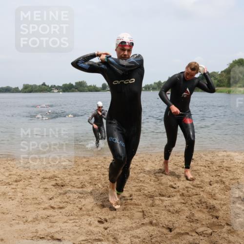 21.06.2025 - 27. Vierlanden-Triathlon Lena Gebhardt http://msf.ph/oto/8039513 15.06.2025 12:35:29 Schwimmen 1093, 1094, 1095, 1096 meine-sportfotos.de