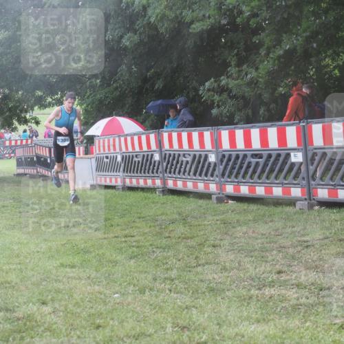 21.06.2025 - 27. Vierlanden-Triathlon KatJ http://msf.ph/oto/8039517 15.06.2025 14:23:33 Ziel 1247, 1308 meine-sportfotos.de