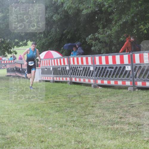 21.06.2025 - 27. Vierlanden-Triathlon KatJ http://msf.ph/oto/8039521 15.06.2025 14:23:33 Ziel 1247, 1308 meine-sportfotos.de
