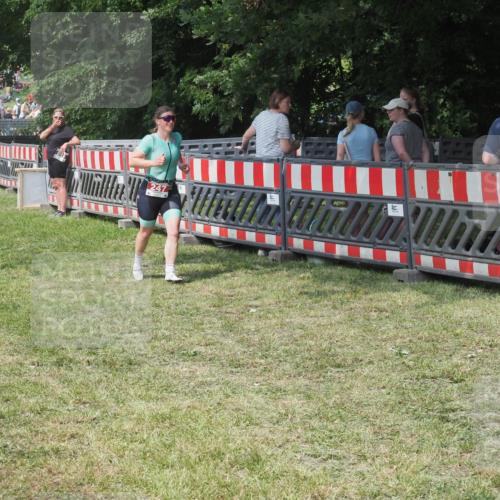 21.06.2025 - 27. Vierlanden-Triathlon KatJ http://msf.ph/oto/8039540 15.06.2025 11:36:16 Schwimmen  meine-sportfotos.de