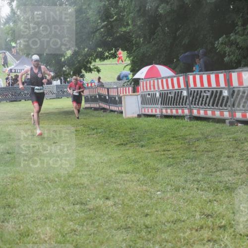 21.06.2025 - 27. Vierlanden-Triathlon KatJ http://msf.ph/oto/8039563 15.06.2025 14:23:40 Ziel 1184, 1247, 1267 meine-sportfotos.de