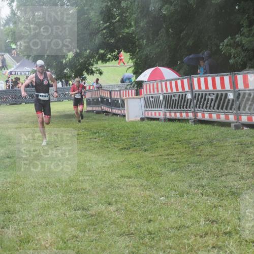 21.06.2025 - 27. Vierlanden-Triathlon KatJ http://msf.ph/oto/8039565 15.06.2025 14:23:40 Ziel 1184, 1247, 1267 meine-sportfotos.de