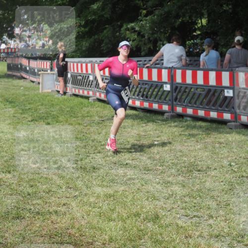 21.06.2025 - 27. Vierlanden-Triathlon KatJ http://msf.ph/oto/8039577 15.06.2025 11:36:22 Schwimmen  meine-sportfotos.de