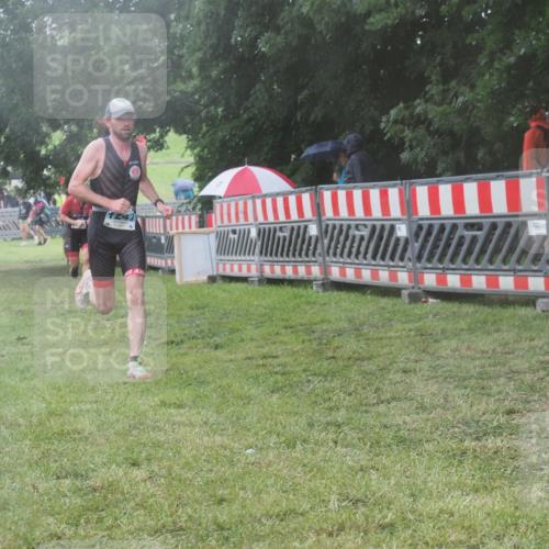 21.06.2025 - 27. Vierlanden-Triathlon KatJ http://msf.ph/oto/8039579 15.06.2025 14:23:41 Ziel 1184, 1247, 1267 meine-sportfotos.de