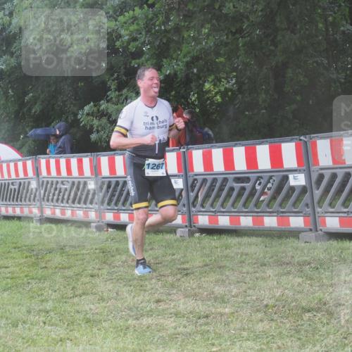 21.06.2025 - 27. Vierlanden-Triathlon KatJ http://msf.ph/oto/8039652 15.06.2025 14:23:48 Ziel 1267, 1300 meine-sportfotos.de