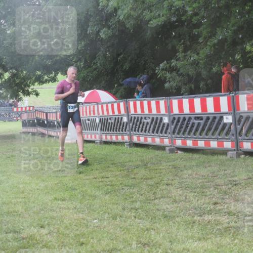 21.06.2025 - 27. Vierlanden-Triathlon KatJ http://msf.ph/oto/8039671 15.06.2025 14:23:52 Ziel 1267, 1300 meine-sportfotos.de
