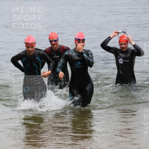 21.06.2025 - 27. Vierlanden-Triathlon Lena Gebhardt http://msf.ph/oto/8039672 15.06.2025 12:36:01 Schwimmen 1083, 1089, 1090, 1091, 1092 meine-sportfotos.de