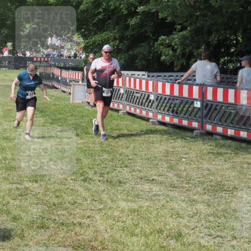 15.06.2025 - 27. Vierlanden-Triathlon KatJ http://msf.ph/oto/8039676 15.06.2025 11:36:49 Schwimmen  meine-sportfotos.de