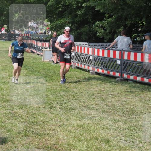 15.06.2025 - 27. Vierlanden-Triathlon KatJ http://msf.ph/oto/8039680 15.06.2025 11:36:49 Schwimmen  meine-sportfotos.de