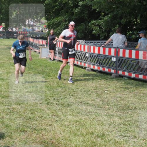15.06.2025 - 27. Vierlanden-Triathlon KatJ http://msf.ph/oto/8039690 15.06.2025 11:36:50 Schwimmen  meine-sportfotos.de