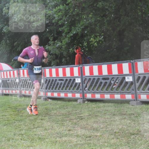 21.06.2025 - 27. Vierlanden-Triathlon KatJ http://msf.ph/oto/8039692 15.06.2025 14:23:53 Ziel 1300 meine-sportfotos.de