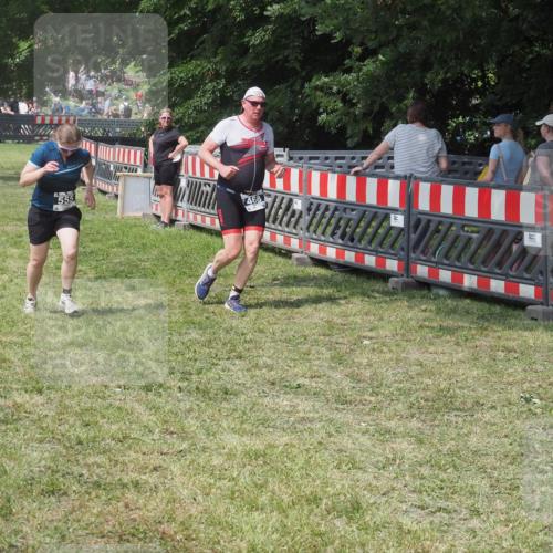 15.06.2025 - 27. Vierlanden-Triathlon KatJ http://msf.ph/oto/8039693 15.06.2025 11:36:50 Schwimmen  meine-sportfotos.de