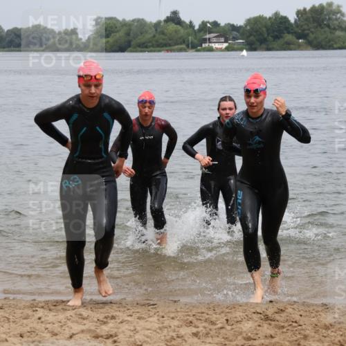 21.06.2025 - 27. Vierlanden-Triathlon Lena Gebhardt http://msf.ph/oto/8039698 15.06.2025 12:36:05 Schwimmen 1089, 1090, 1091, 1092 meine-sportfotos.de