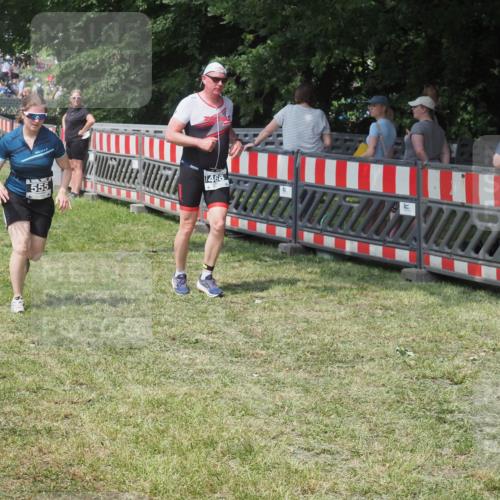 15.06.2025 - 27. Vierlanden-Triathlon KatJ http://msf.ph/oto/8039703 15.06.2025 11:36:50 Schwimmen  meine-sportfotos.de