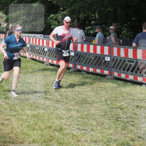 15.06.2025 - 27. Vierlanden-Triathlon KatJ http://msf.ph/oto/8039717 15.06.2025 11:36:51 Schwimmen  meine-sportfotos.de