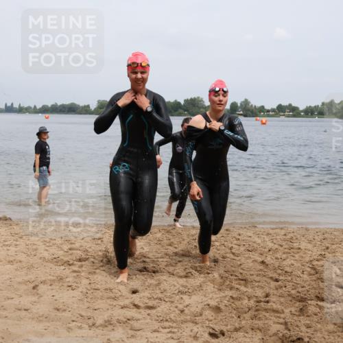 21.06.2025 - 27. Vierlanden-Triathlon Lena Gebhardt http://msf.ph/oto/8039718 15.06.2025 12:36:07 Schwimmen 1089, 1090, 1091, 1092 meine-sportfotos.de