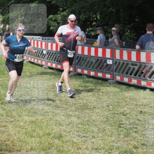 15.06.2025 - 27. Vierlanden-Triathlon KatJ http://msf.ph/oto/8039721 15.06.2025 11:36:51 Schwimmen  meine-sportfotos.de