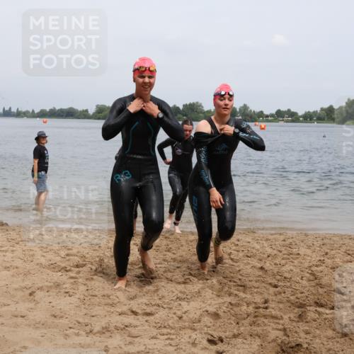 21.06.2025 - 27. Vierlanden-Triathlon Lena Gebhardt http://msf.ph/oto/8039722 15.06.2025 12:36:07 Schwimmen 1089, 1090, 1091, 1092 meine-sportfotos.de