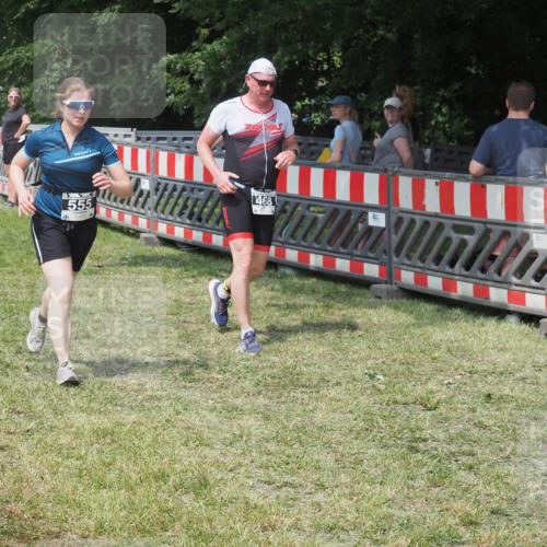 15.06.2025 - 27. Vierlanden-Triathlon KatJ http://msf.ph/oto/8039726 15.06.2025 11:36:51 Schwimmen  meine-sportfotos.de