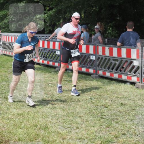 15.06.2025 - 27. Vierlanden-Triathlon KatJ http://msf.ph/oto/8039736 15.06.2025 11:36:51 Schwimmen  meine-sportfotos.de