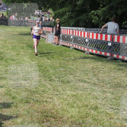 15.06.2025 - 27. Vierlanden-Triathlon KatJ http://msf.ph/oto/8039740 15.06.2025 11:37:01 Schwimmen  meine-sportfotos.de