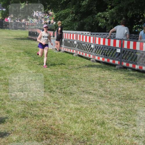 15.06.2025 - 27. Vierlanden-Triathlon KatJ http://msf.ph/oto/8039754 15.06.2025 11:37:01 Schwimmen  meine-sportfotos.de