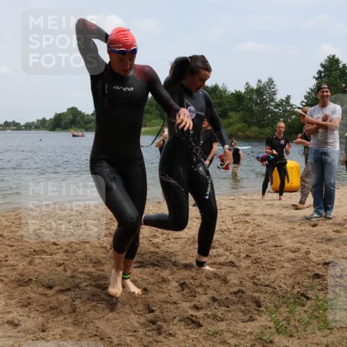 21.06.2025 - 27. Vierlanden-Triathlon Lena Gebhardt http://msf.ph/oto/8039760 15.06.2025 12:36:09 Schwimmen 1089, 1090, 1091, 1092 meine-sportfotos.de