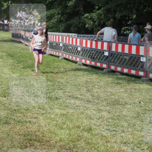 15.06.2025 - 27. Vierlanden-Triathlon KatJ http://msf.ph/oto/8039767 15.06.2025 11:37:01 Schwimmen  meine-sportfotos.de