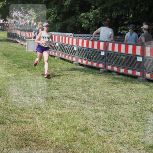 15.06.2025 - 27. Vierlanden-Triathlon KatJ http://msf.ph/oto/8039774 15.06.2025 11:37:02 Schwimmen  meine-sportfotos.de