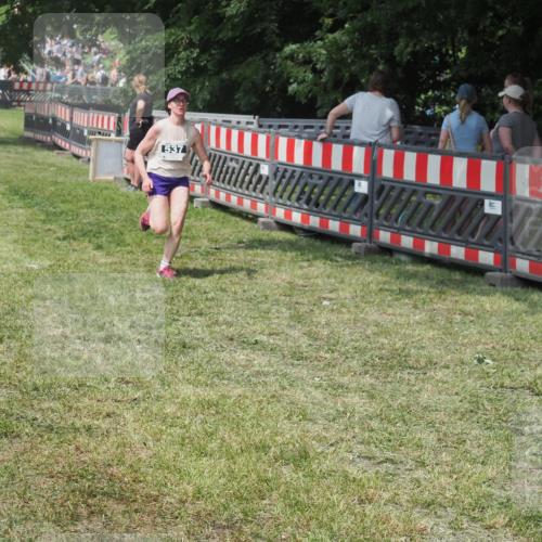 15.06.2025 - 27. Vierlanden-Triathlon KatJ http://msf.ph/oto/8039778 15.06.2025 11:37:02 Schwimmen  meine-sportfotos.de