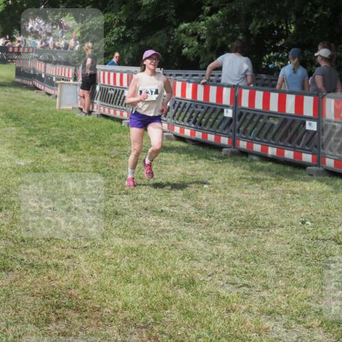 15.06.2025 - 27. Vierlanden-Triathlon KatJ http://msf.ph/oto/8039782 15.06.2025 11:37:02 Schwimmen  meine-sportfotos.de