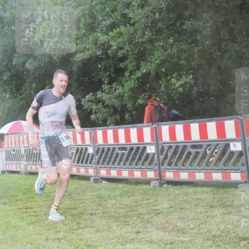 21.06.2025 - 27. Vierlanden-Triathlon KatJ http://msf.ph/oto/8039783 15.06.2025 14:24:31 Ziel 1258 meine-sportfotos.de