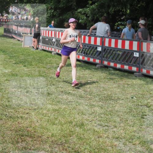 15.06.2025 - 27. Vierlanden-Triathlon KatJ http://msf.ph/oto/8039784 15.06.2025 11:37:02 Schwimmen  meine-sportfotos.de