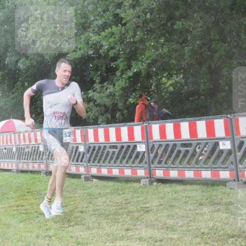 21.06.2025 - 27. Vierlanden-Triathlon KatJ http://msf.ph/oto/8039787 15.06.2025 14:24:31 Ziel 1258 meine-sportfotos.de