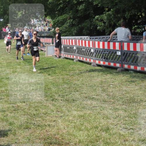 15.06.2025 - 27. Vierlanden-Triathlon KatJ http://msf.ph/oto/8039802 15.06.2025 11:37:24 Schwimmen  meine-sportfotos.de