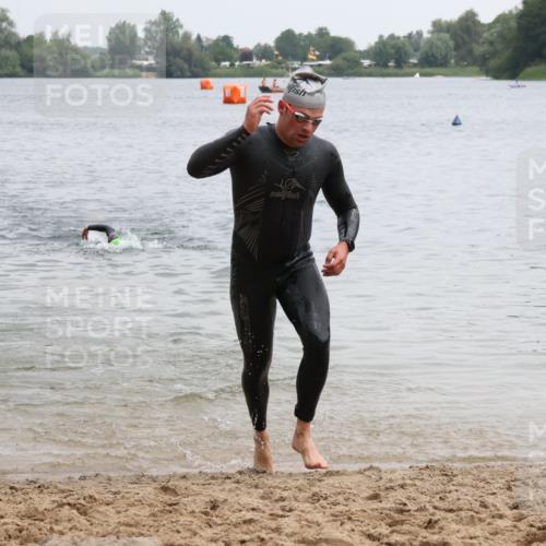 21.06.2025 - 27. Vierlanden-Triathlon Lena Gebhardt http://msf.ph/oto/8039810 15.06.2025 12:53:02 Schwimmen  meine-sportfotos.de